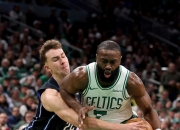 英雄联盟总决赛门票-凯尔特人完胜76人，周琦带队取胜