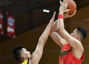 英雄联盟总决赛直播-深圳男篮凭借稳扎稳打战术，击败对手