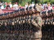 LOL赛事-东西方德比之夜，当伯纳乌的喧嚣映照长春五环的炬火