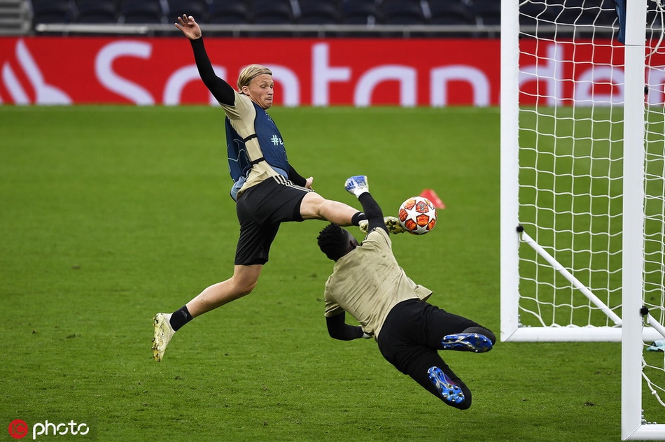 阿贾克斯欲再夺冠,备战决赛 阿贾克斯欲再夺冠,备战决赛