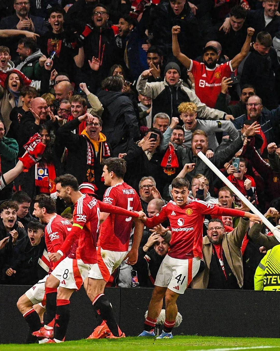 瓦朗谢纳球队备战接下来的欧联杯比赛