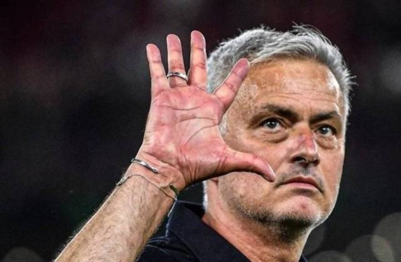 穆里尼奥成为国际足坛焦点 穆里尼奥成为国际足坛焦点