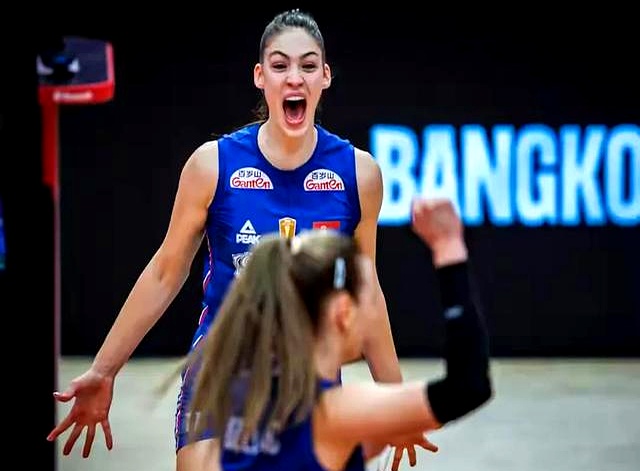 塞尔维亚排球队英勇作战,成功卫冕 塞尔维亚排球队英勇作战,成功卫冕