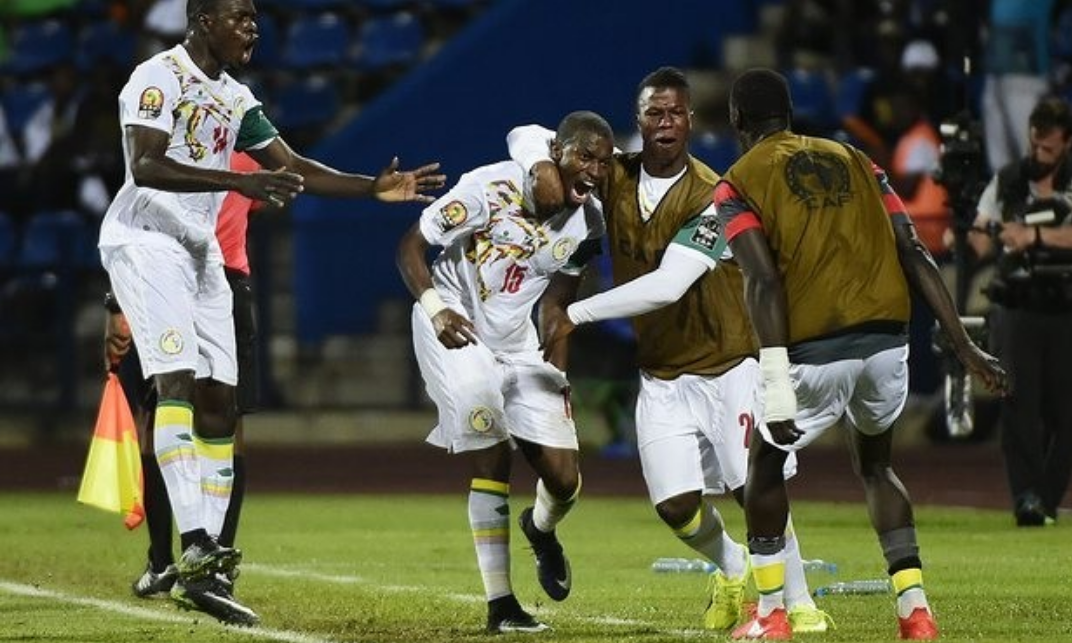 进攻火力全面爆发,对手难以抵挡 进攻火力全面爆发,对手难以抵挡