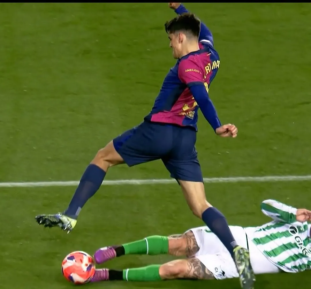 FIFA电竞明星选手受伤退赛,引发热议 FIFA电竞明星选手受伤退赛,引发热议