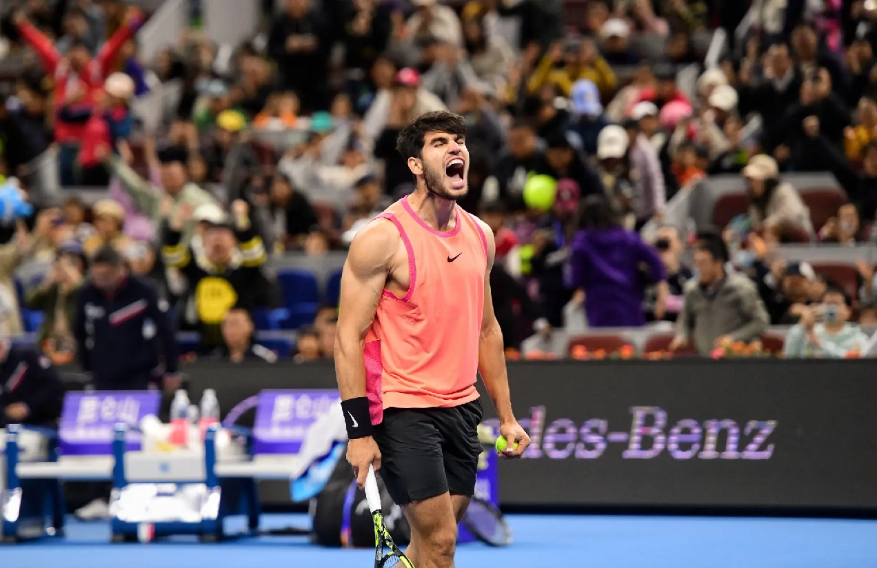 年终总决赛鏖战拉沃尔杯，辛纳带队取胜